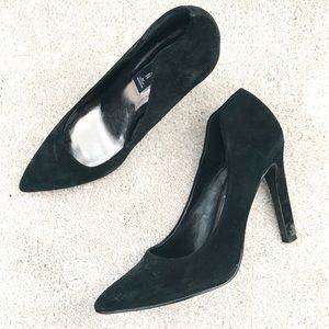 Steve Madden | black suede pumps